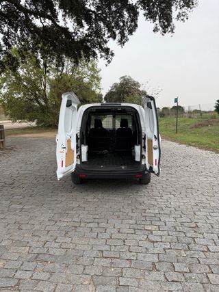 Ford Transit Courier 2021