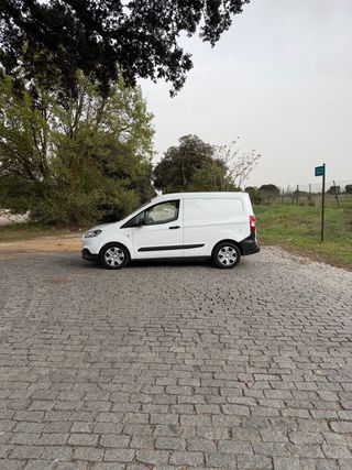 Ford Transit Courier 2021