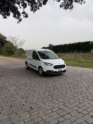Ford Transit Courier 2021