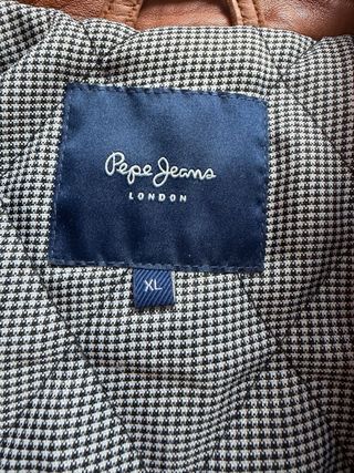 Cazadora de piel marrón