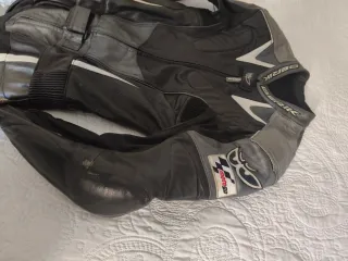 Mono de moto Berik de dos piezas que se puede unir