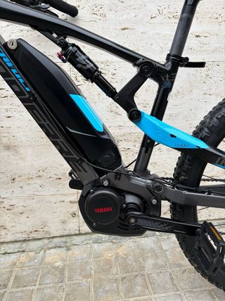 Bici Eléctrica Montaña Negra/Azul