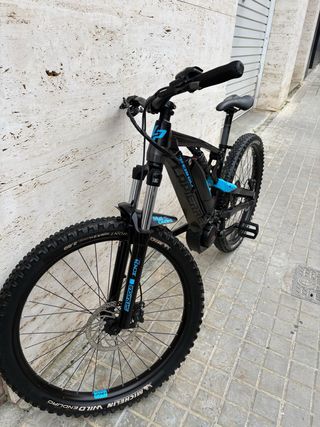 Bici Eléctrica Montaña Negra/Azul