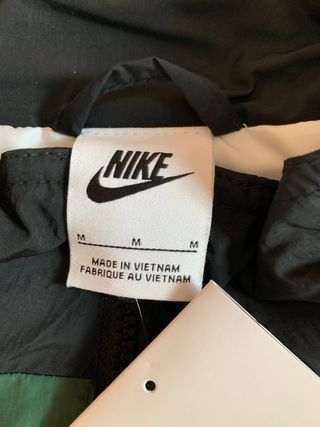 Chaqueta Nike Swoosh Air Woven black green (T. M)