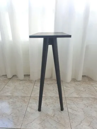 Mesita auxiliar.