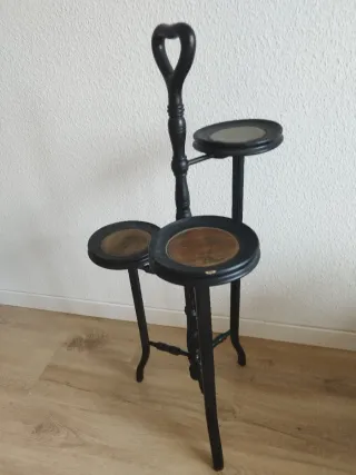 Mueble 3 alturas plantas negro/dorado