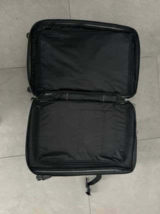 Maleta de cabina Eastpak gris