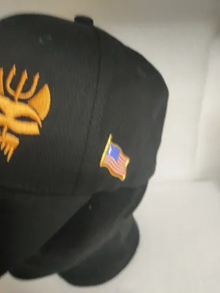 Gorra Negra con Diablo Naranja y Bandera USA