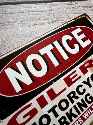 PLACA CARTEL METALICO GILERA PARKING ONLY MOTO