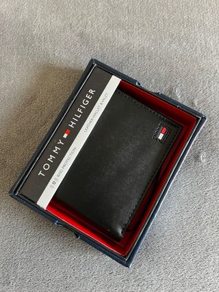 Cartera Tommy Hilfiger Negra Cuero RFID