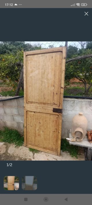 Puerta de madera antigua