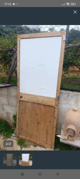 Puerta de madera antigua