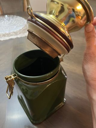 Molinillo de café vintage verde