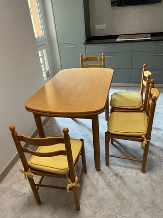 Mesa de comedor extensible de madera