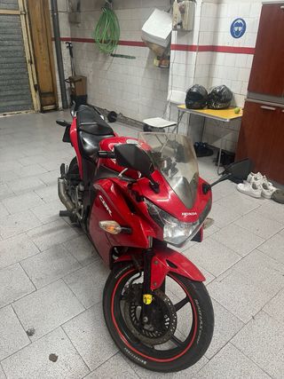 Honda CBR 125R 2014 Roja