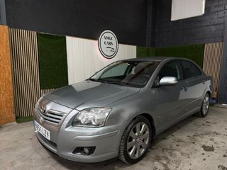 TOYOTA Avensis 2.0 D4D Executive