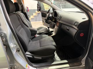 TOYOTA Avensis 2.0 D4D Executive
