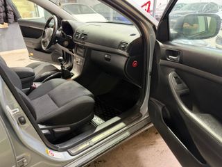 TOYOTA Avensis 2.0 D4D Executive