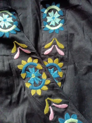 Vestido negro bordado talla L