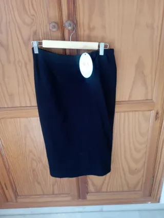 Conjunto Falda y Jersey Mujer con etiqueta.