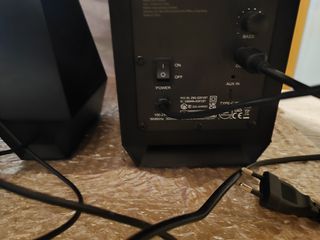 Altavoces sobremesa, con bluetooth.