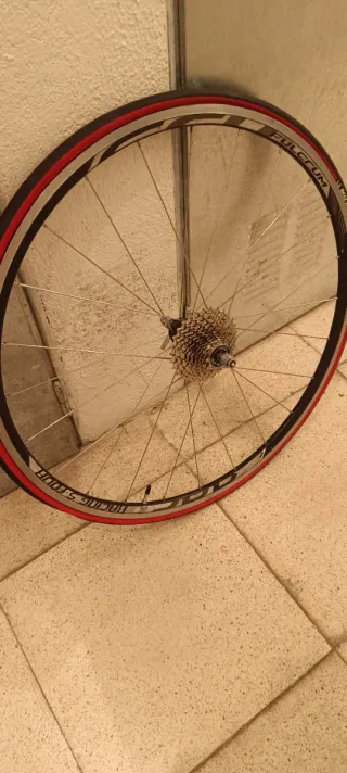 Llanta + Cassette Shimano 105