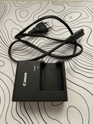 Cámara Canon EOS 2000D Negra