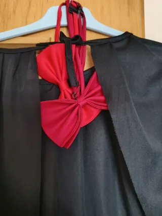 Disfraz Drácula,mono negro, falta tul blanca