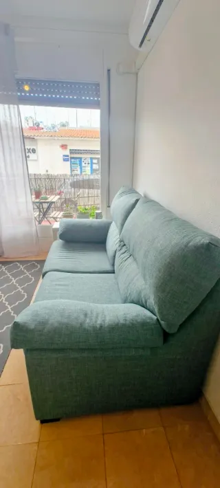 Se vende sofá de 2 plazas, muy cómodo