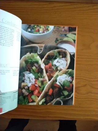 Libro  de cocina de verduras y comida vegetariana.