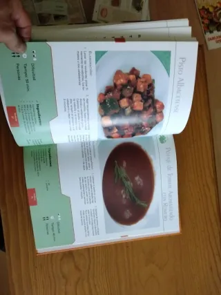 Libro  de cocina de verduras y comida vegetariana.