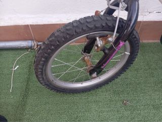 Bicicleta infantil blanca