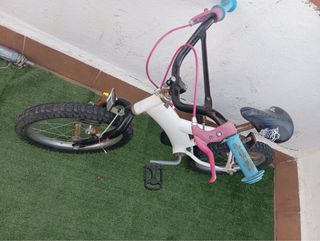 Bicicleta infantil blanca