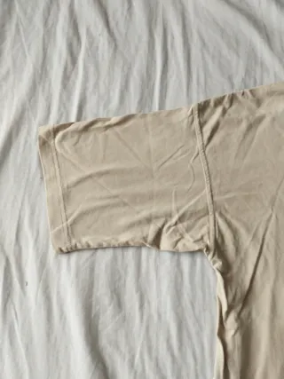 Camiseta oversize beige estampada