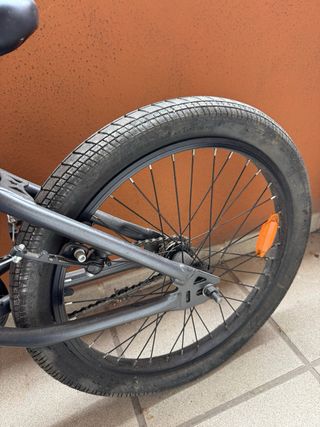 Bicicleta BMX gris