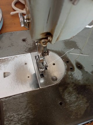 Máquina de coser industrial Alfa