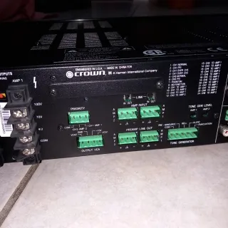 Amplificador Crown 280MA. Taula de mescles.