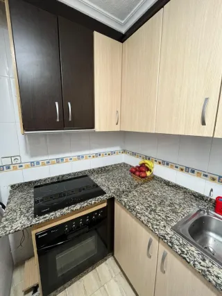 Cocina modular beige y marrón