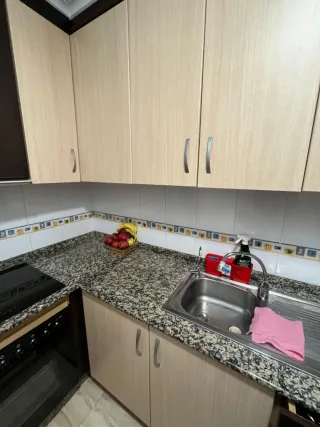 Cocina modular beige y marrón