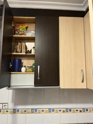 Cocina modular beige y marrón