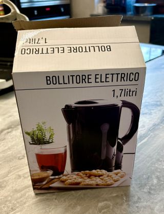 Bollitore elettrico nero