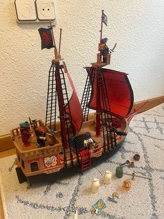 Barco Pirata Playmobil con Accesorios