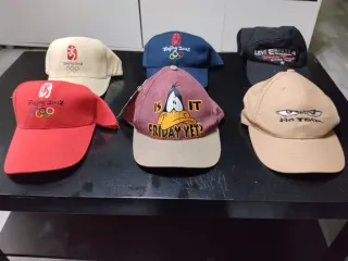 Gorra Calvin Klein Negra y Roja