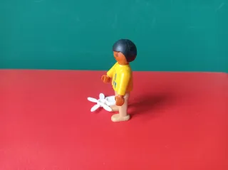 Playmobil Niño Nativo con Arma