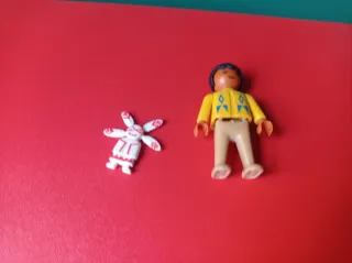 Playmobil Niño Nativo con Arma