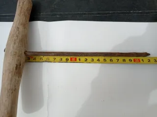 Barrena de mano antigua para madera.