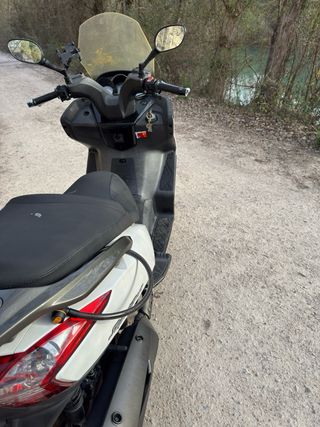 Kymco Super Dink 300i Blanca
