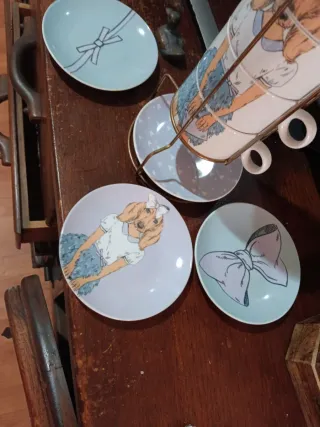 Set di tazze impilabili QueenWest Trading con design di cani