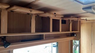 Caravana con cama doble y litera