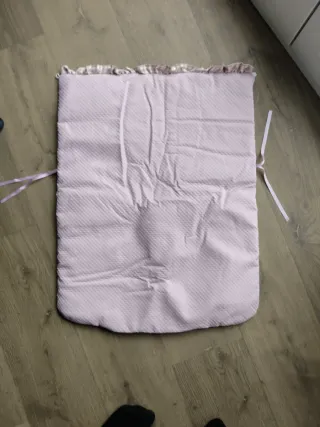 Mantita de carro floral rosa sin usar hecha a mano